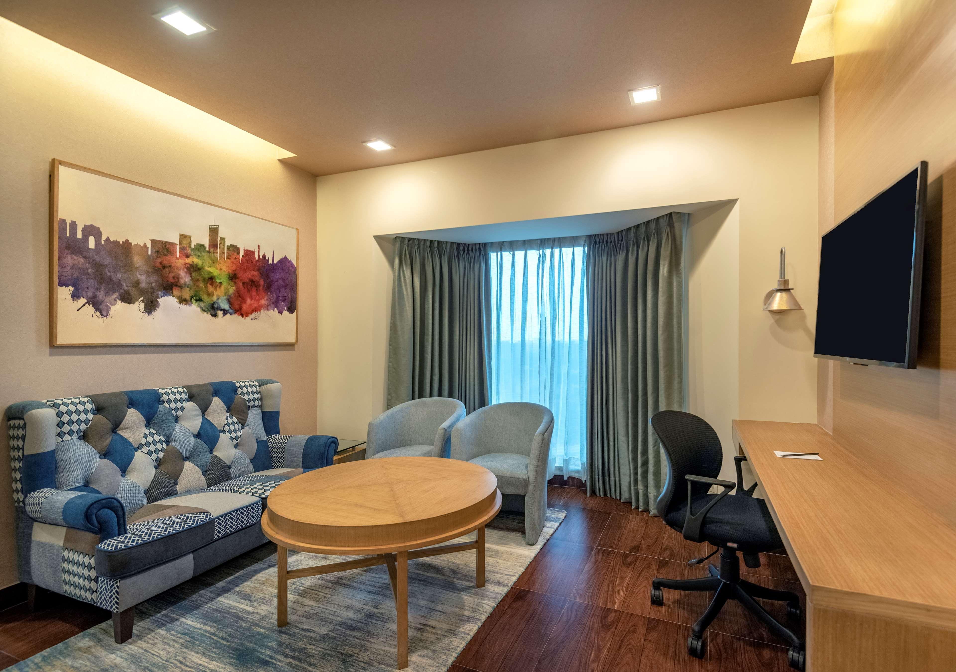 Radisson Gurugram Sohna Road City Center Гургаон Екстериор снимка