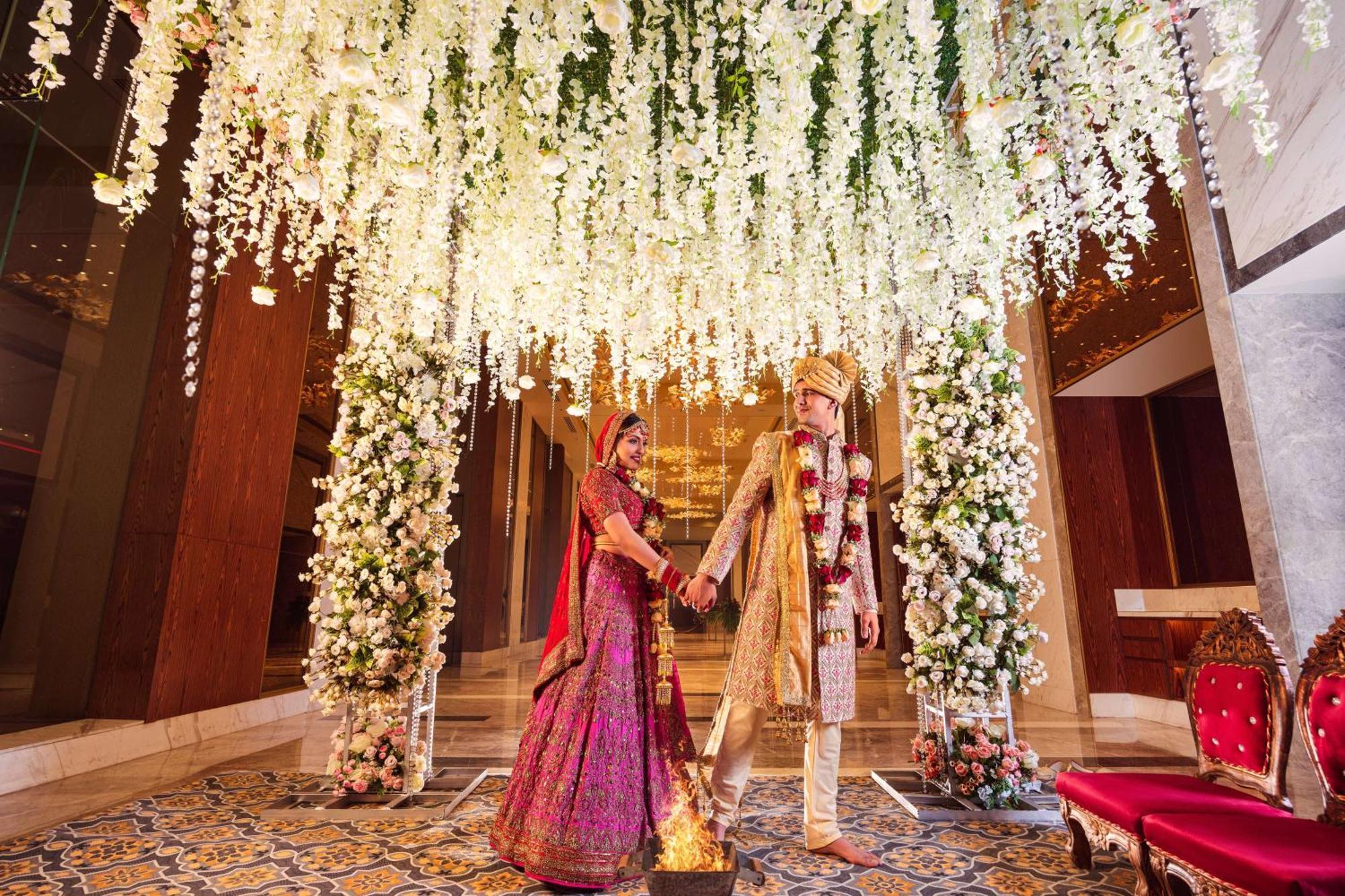Radisson Gurugram Sohna Road City Center Гургаон Екстериор снимка