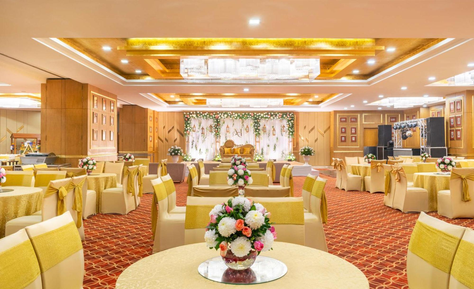 Radisson Gurugram Sohna Road City Center Гургаон Екстериор снимка