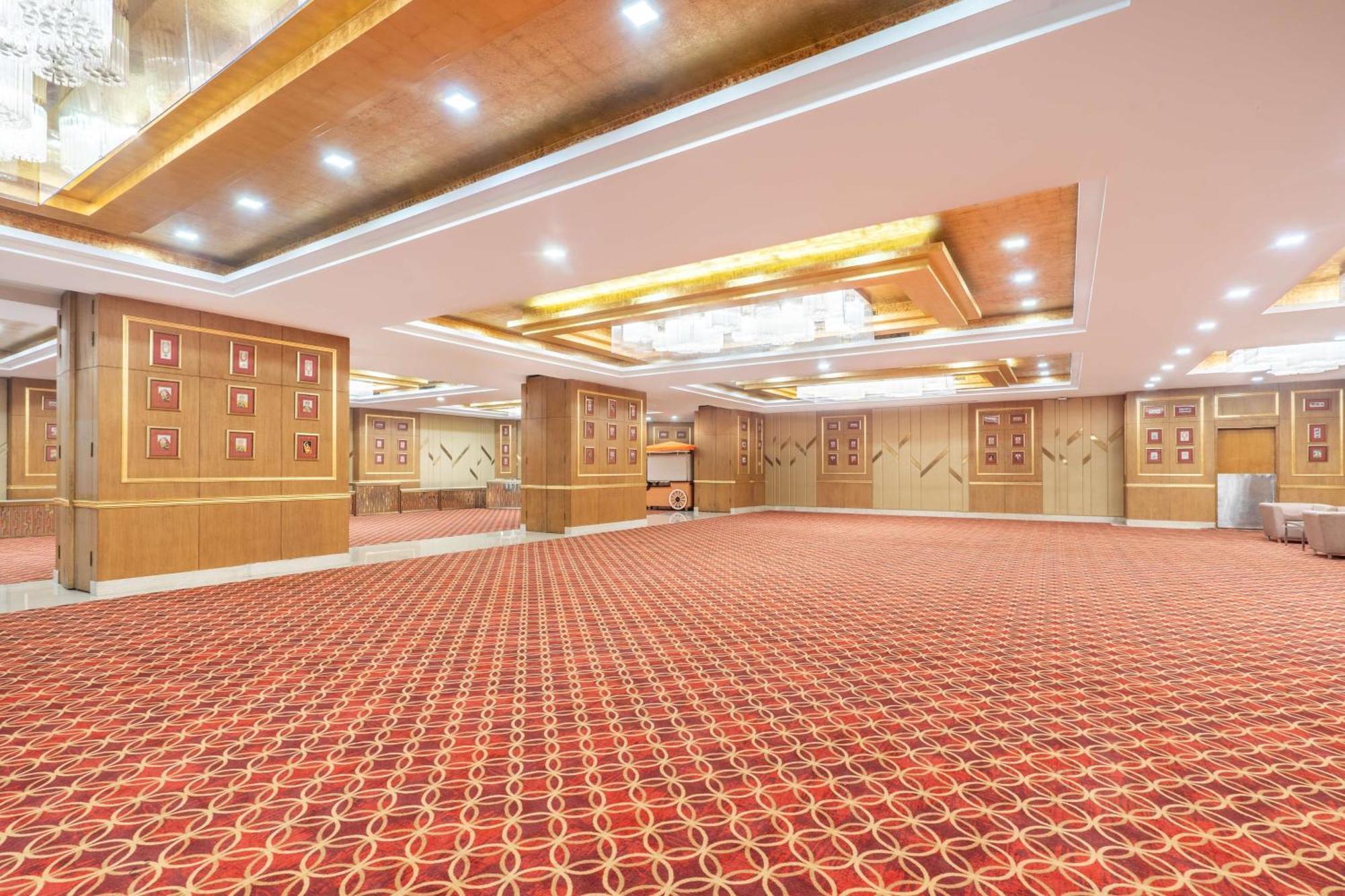 Radisson Gurugram Sohna Road City Center Гургаон Екстериор снимка