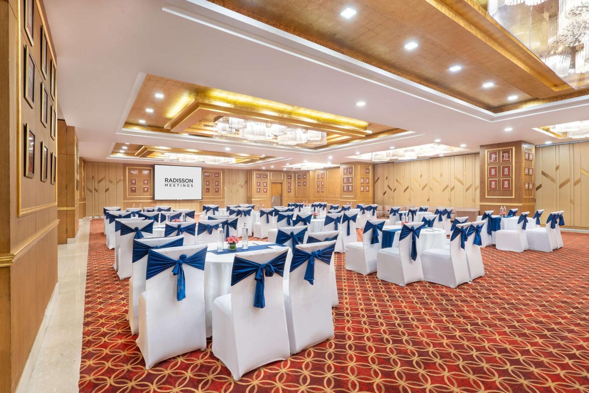 Radisson Gurugram Sohna Road City Center Гургаон Екстериор снимка