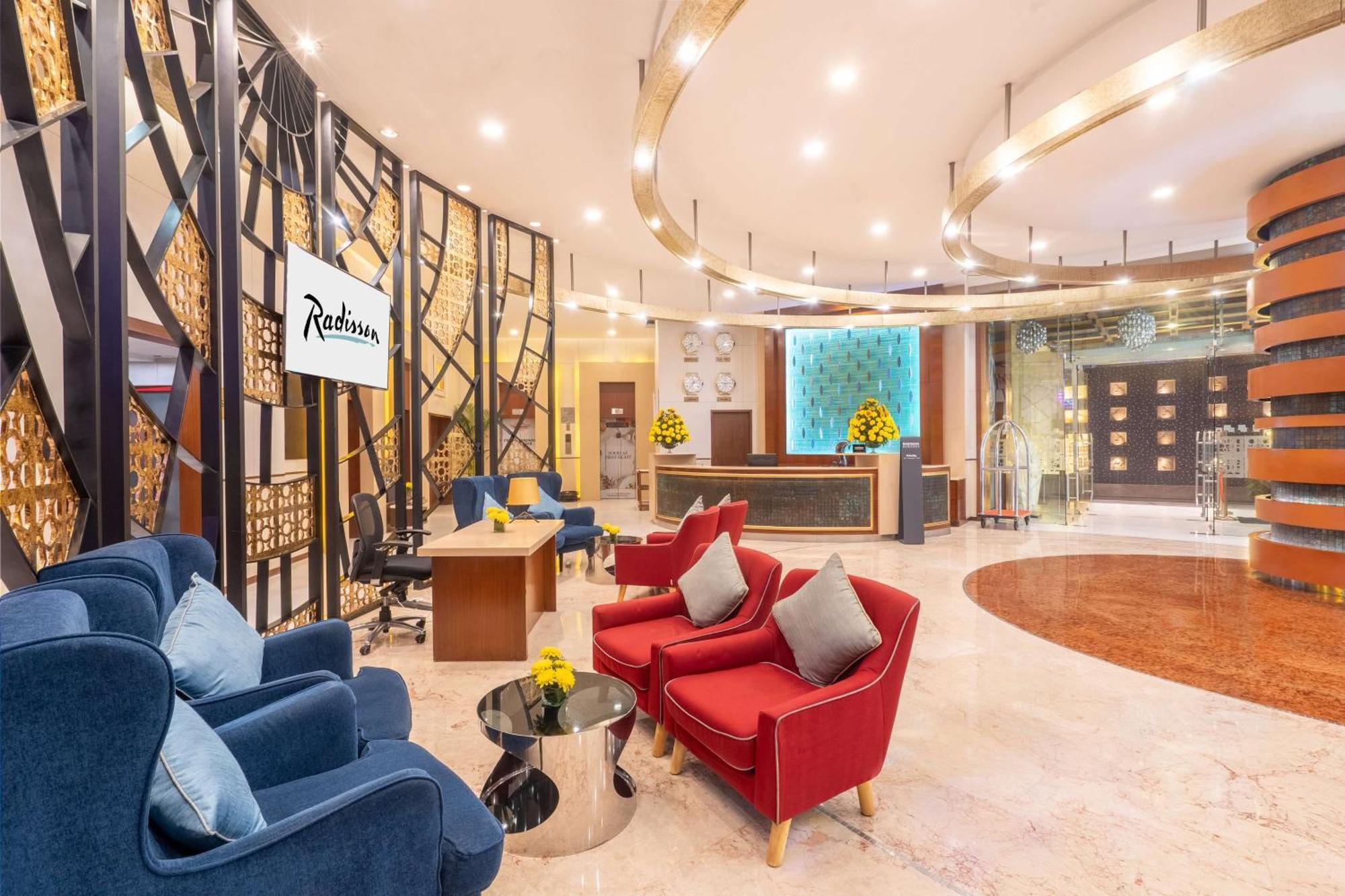 Radisson Gurugram Sohna Road City Center Гургаон Екстериор снимка
