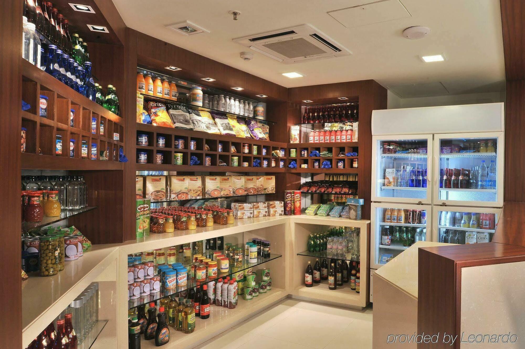 Radisson Gurugram Sohna Road City Center Гургаон Екстериор снимка