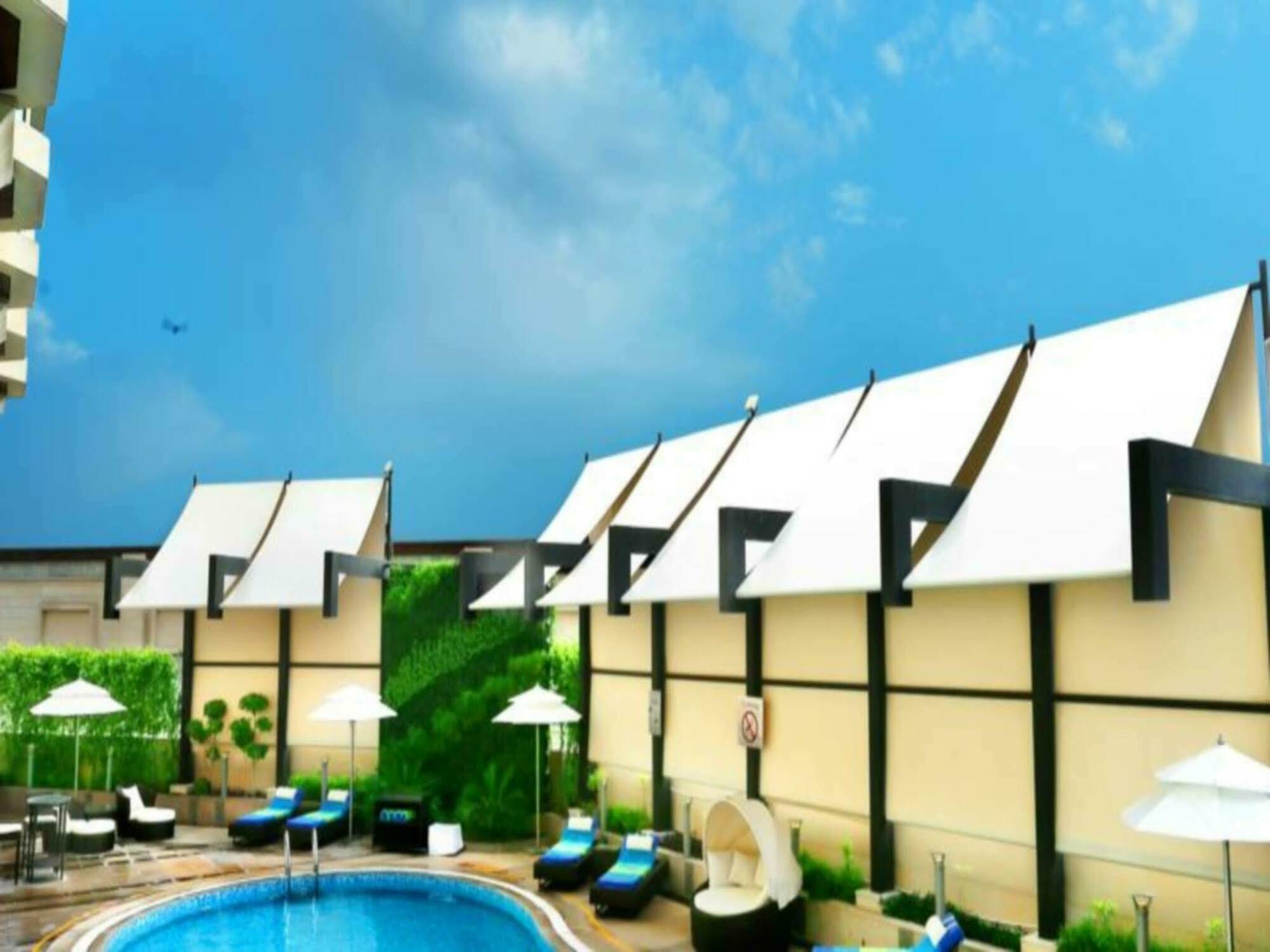 Radisson Gurugram Sohna Road City Center Гургаон Екстериор снимка