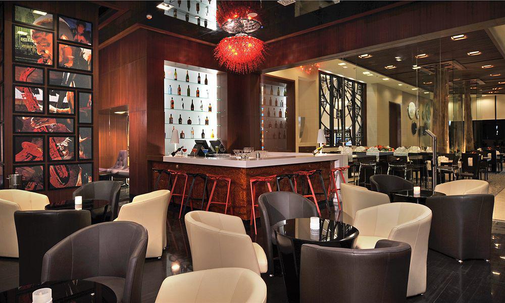 Radisson Gurugram Sohna Road City Center Гургаон Ресторант снимка